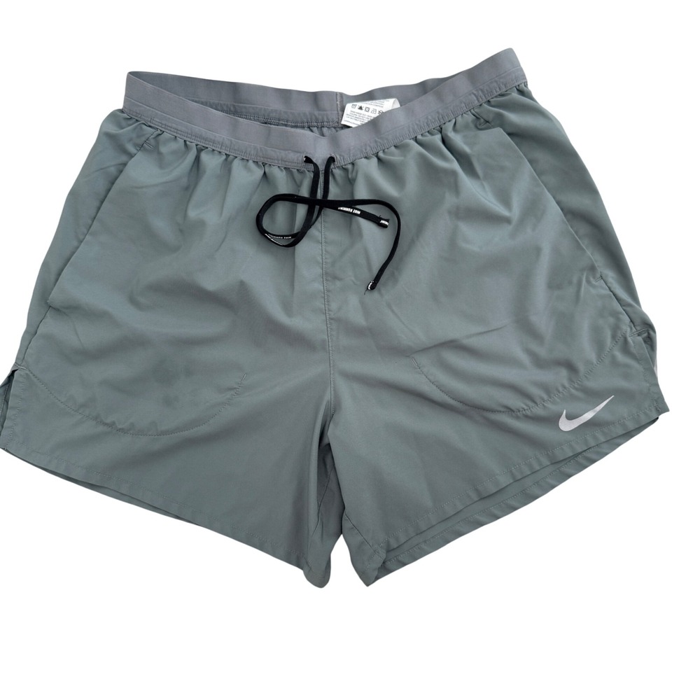 Nike Dri-FIT Running Shorts Mens Medium Gray Zipper Pocket Mesh Back Activewear